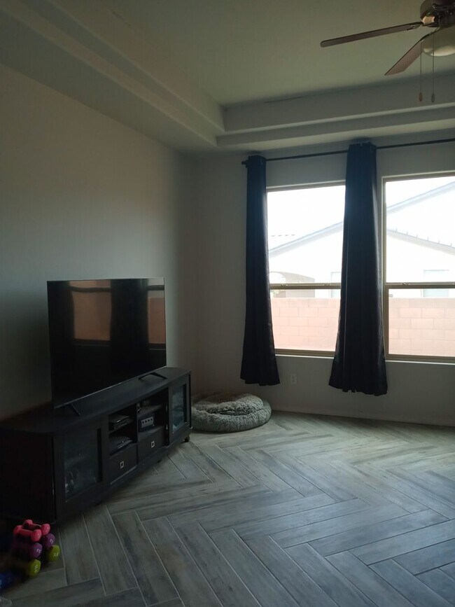 Building Photo - FOUR BEDROOM-SINGLE STORY-RIO RANCHO