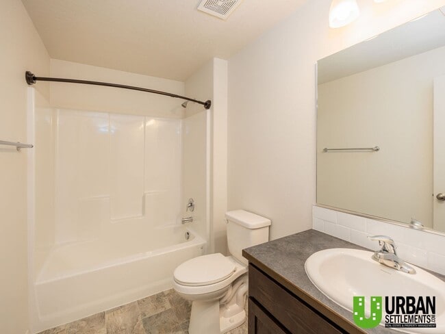 Building Photo - Beautiful Newer 3 Bedroom, 2 Bath Rancher ...