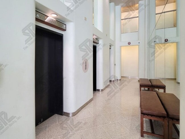 Building Photo - 2BR / 2Bath / 1Pkg - Harbor Square - Utili...