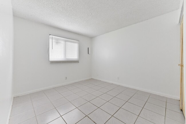 Building Photo - 12467 Westhampton Cir