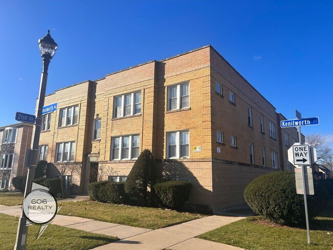 Building Photo - 2102 Kenilworth Ave