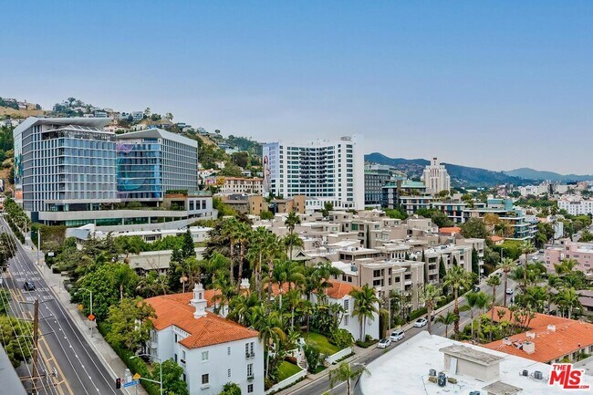 Building Photo - 1155 N La Cienega Blvd