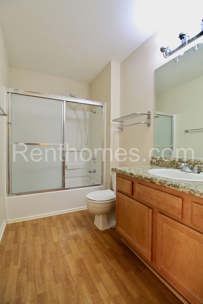 Building Photo - Rancho Bernardo, 14912 Avenida Venusto #6 - Brand New Carpet! Granite Counters, Comm Pool, Spa, T...