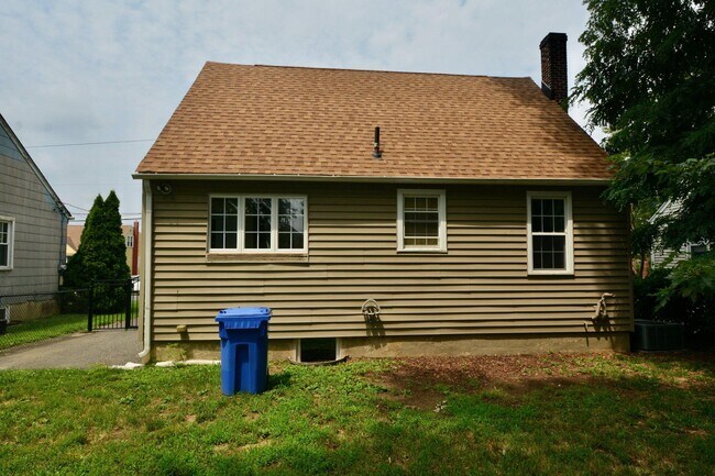 Building Photo - 11 Massachusetts Ave