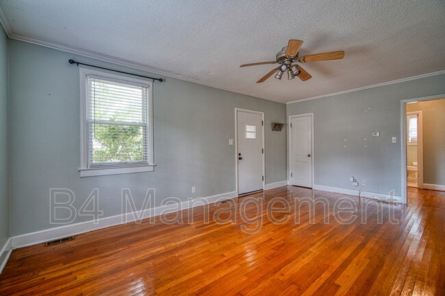 Building Photo - 534 Lucerne Dr