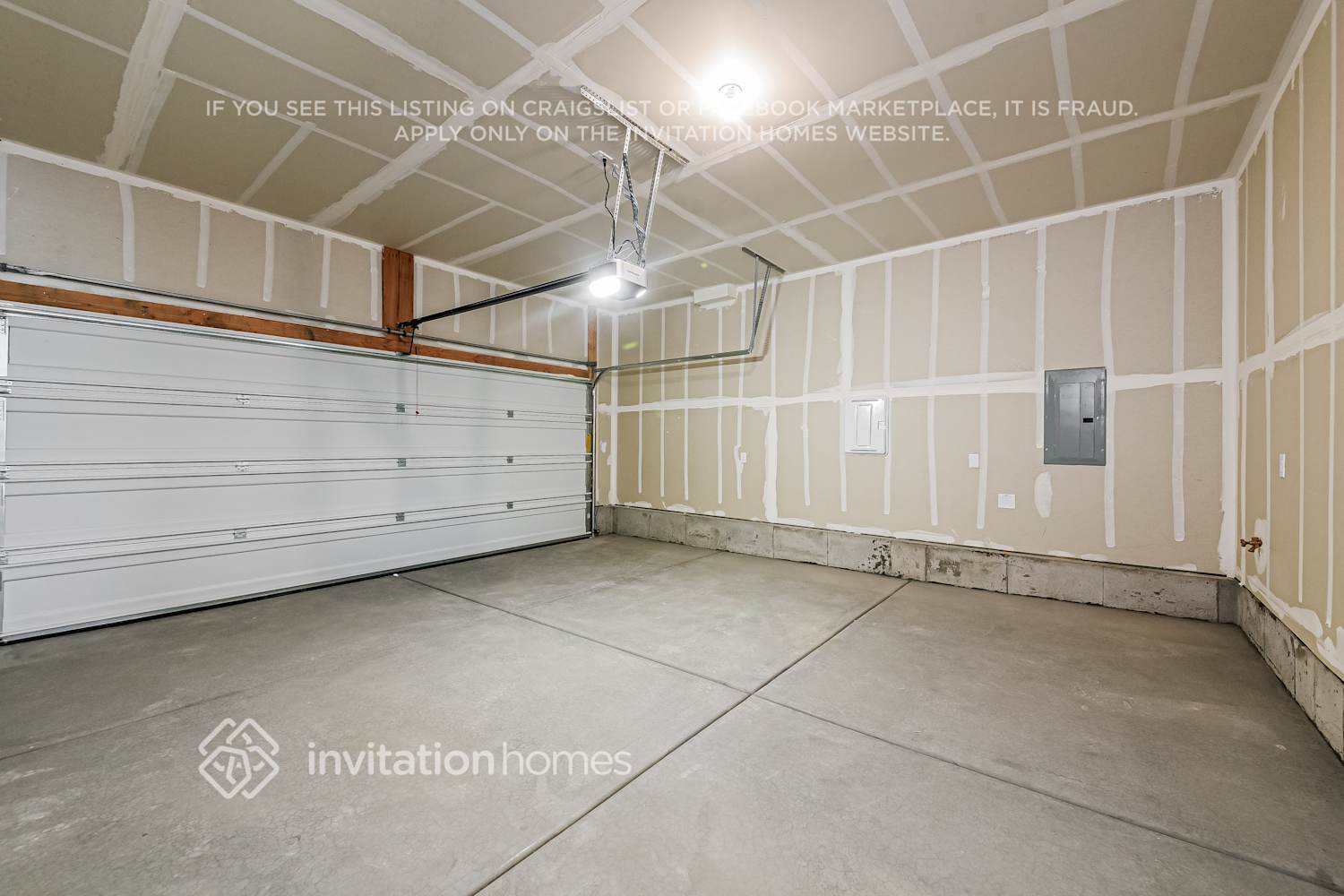 Building Photo - 42 N Riverside Dr