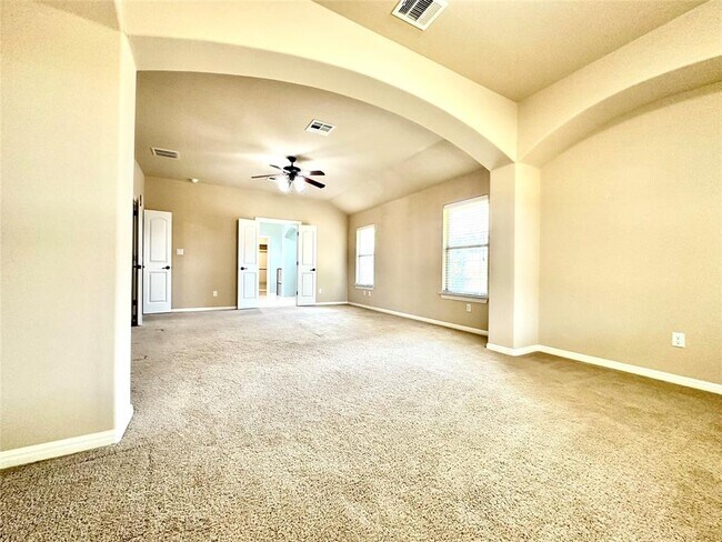 Building Photo - 512 Brown Juniper Way