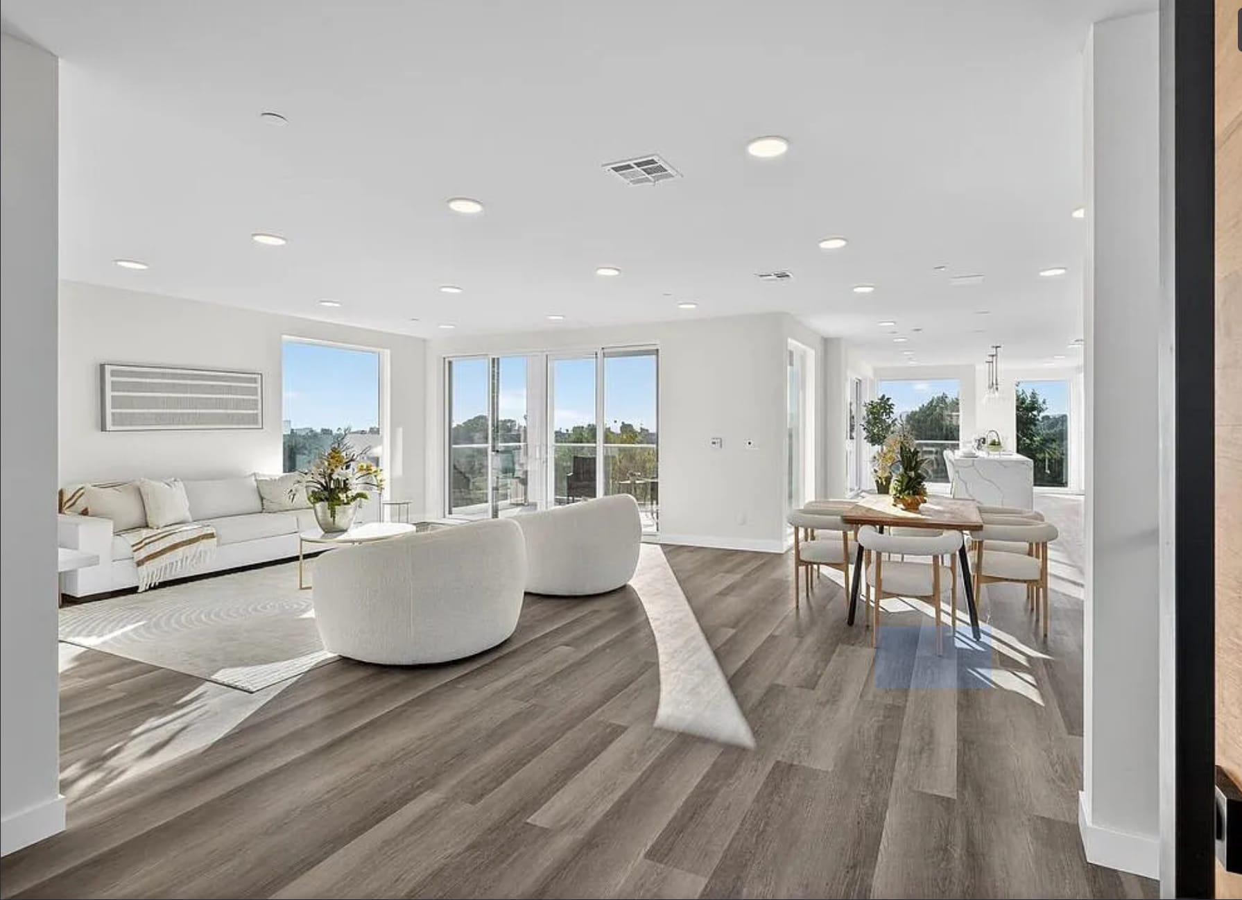 living dining room area - 1549 Lucretia Ave