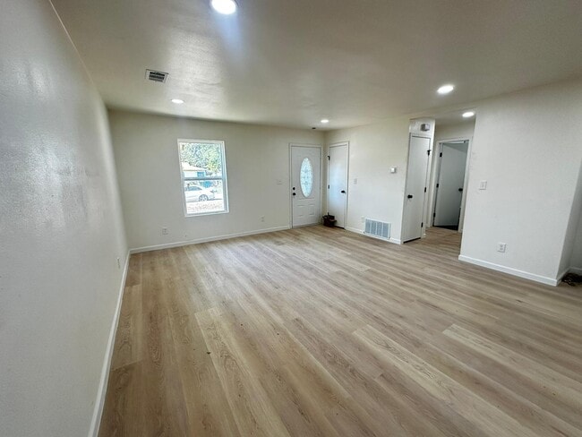 Building Photo - 1712 Brake Dr