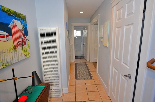 Building Photo - 1Bd/1Ba Guest house, centrally located.