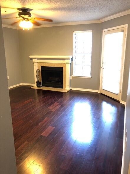 Building Photo - 1000 W Horatio St