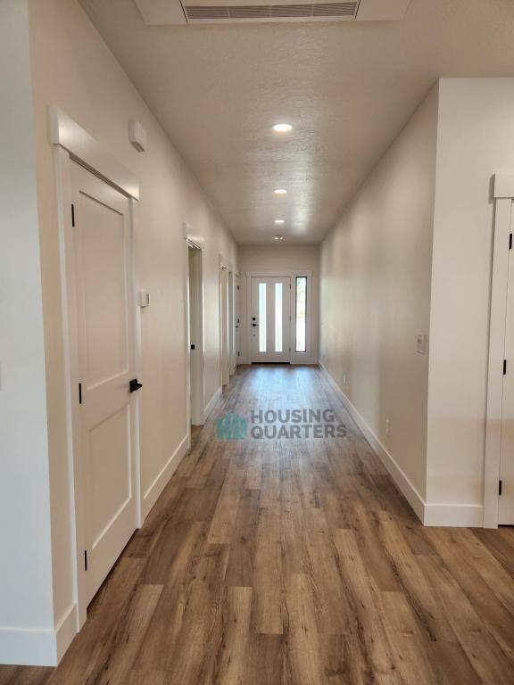 Building Photo - 8416 E Maringo Dr