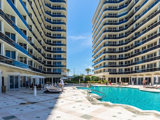 Building Photo - 9595 Collins Ave
