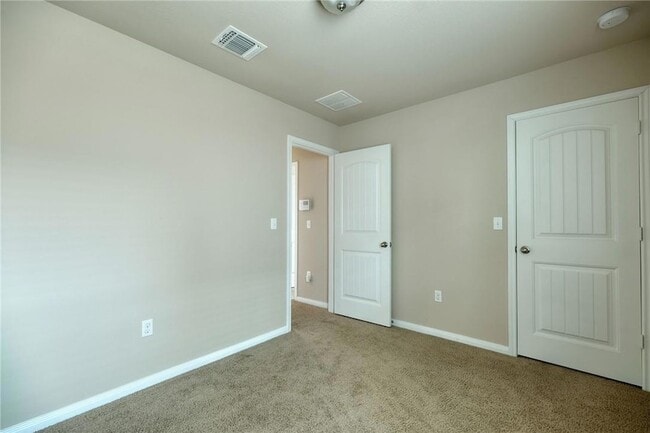 Building Photo - 219 Screech Owl Dr