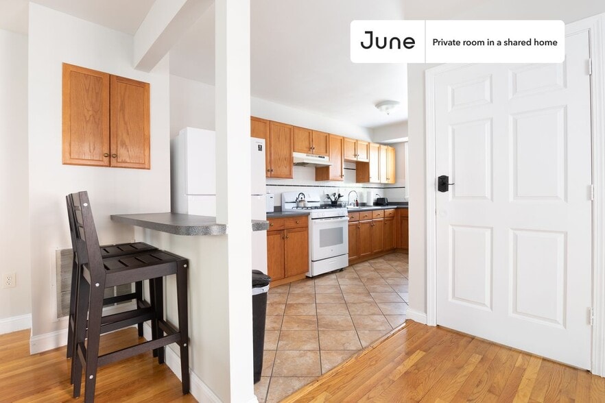 Building Photo - Room in Shared 4 bed/2 bath home