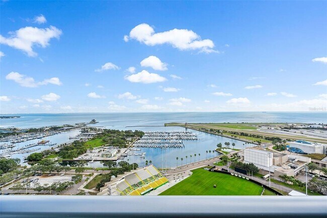 Building Photo - 301 1st St S