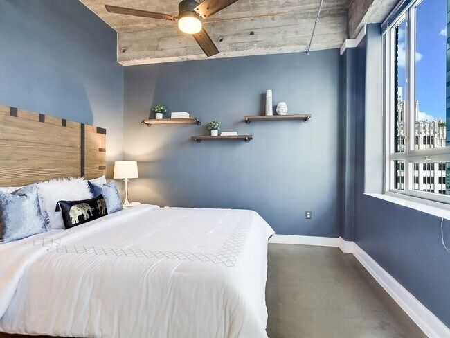 Building Photo - 710 Colorado St