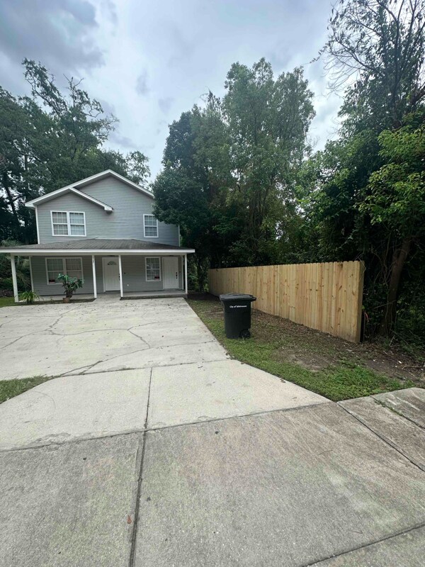 Building Photo - 1107 Basin St