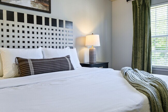 Building Photo - 1431 Bay Overlook Dr