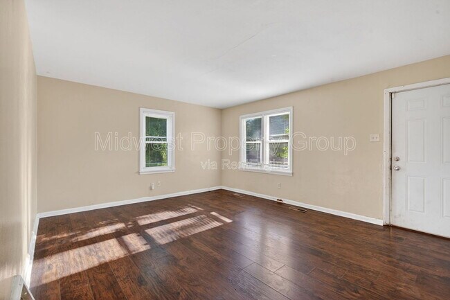 Building Photo - 224 S Harvey Ave