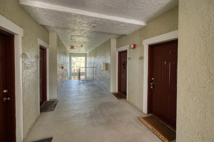 Building Photo - 5551 Bentgrass Dr