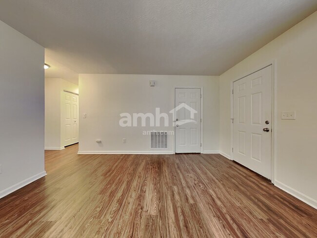 Building Photo - 2555 Samantha Dr