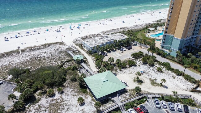 Building Photo - 5726 Beach Dr