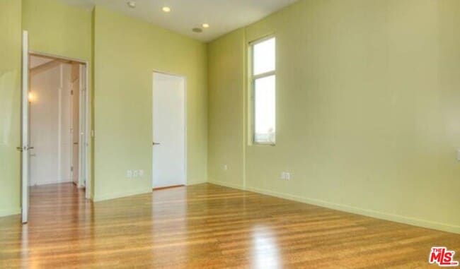 Building Photo - 2452 Penmar Ave