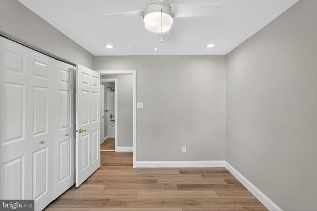 Building Photo - 806 Diamond Dr