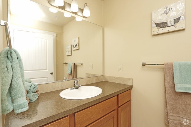 Hardwood Cabinetry - Cedar Crossing Apartments