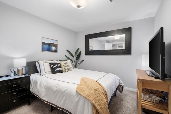 Building Photo - 740 Portland Ave