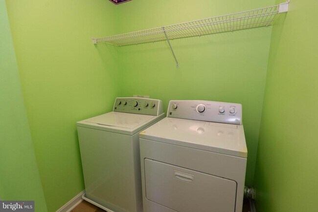 Building Photo - 341 Bullskin St