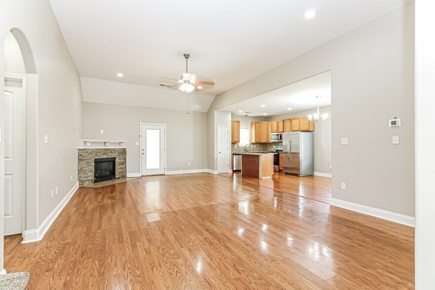 Building Photo - 1303 Shetland Dr