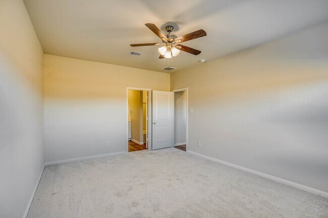 Building Photo - 8211 Burnt Orchid Dr