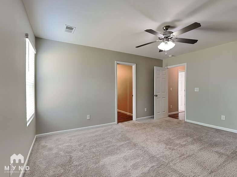 Building Photo - 804 The Heights Ln