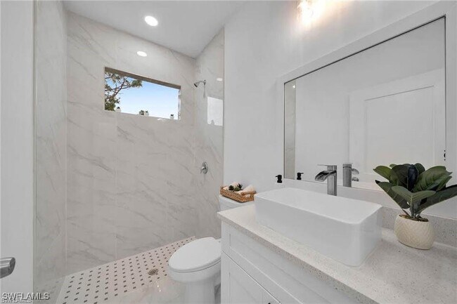 Building Photo - 3707 15th St W