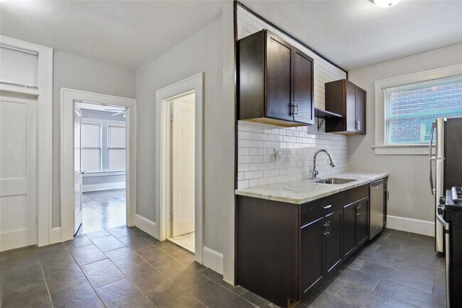 Building Photo - 3719 Audubon Pl