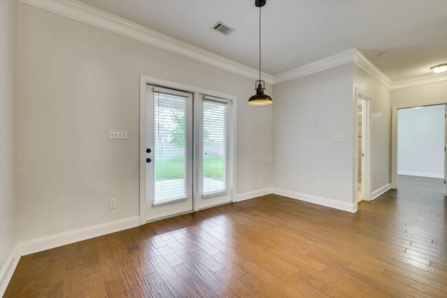 Building Photo - 226 Sandleton Way