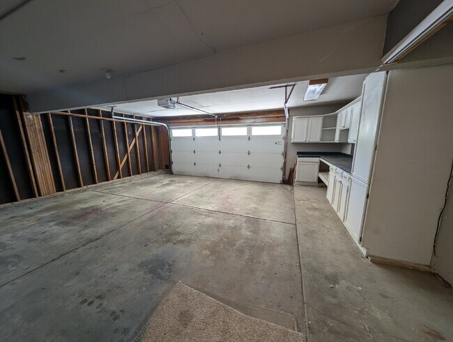 Building Photo - 1175 E Dry Creek Pl