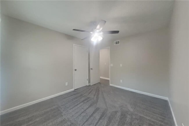 Building Photo - 1842 Jarrett Dr