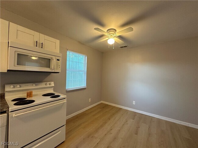 Building Photo - 4717 Douglas Ln