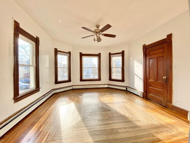Building Photo - 53 Murray Hill Ave