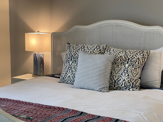 Building Photo - 4025 Ocean- MFR