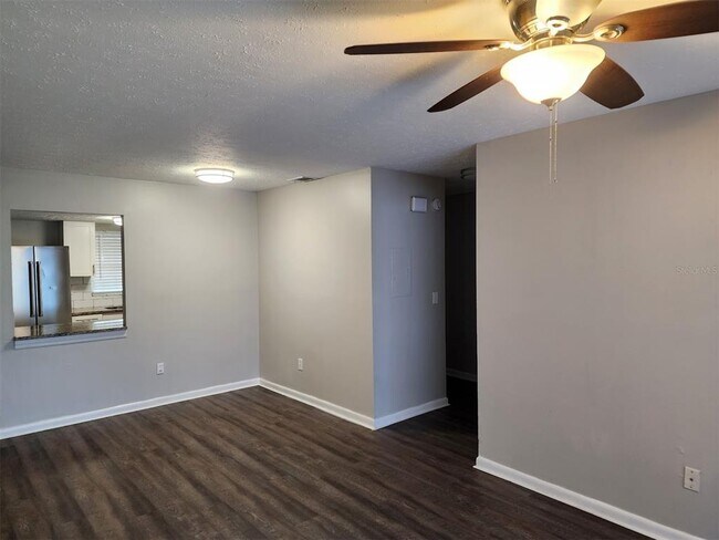 Building Photo - 9502 Fieldview Cir
