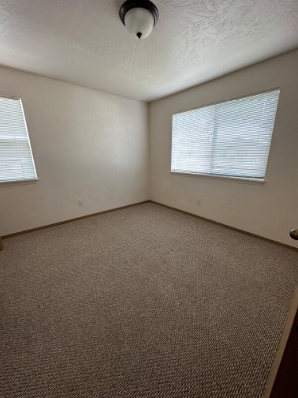 Building Photo - 31 Appleway Dr