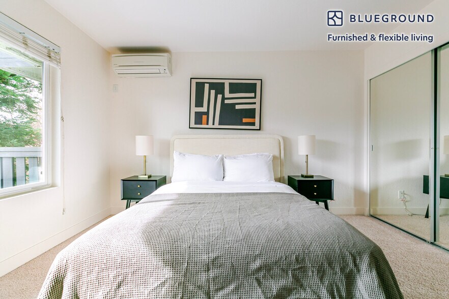 Building Photo - 655 S Fair Oaks Ave