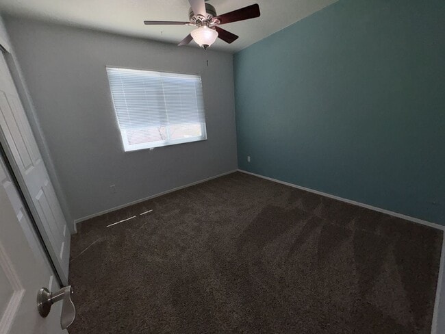 Building Photo - Beautiful eastside location