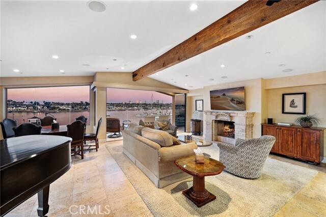 Building Photo - 900 E Balboa Blvd