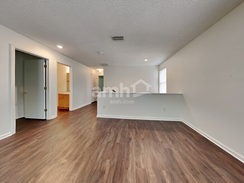 Building Photo - 9645 Morgan Creek Dr