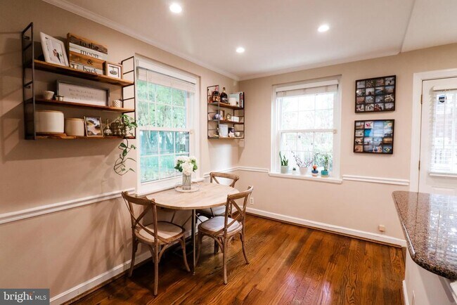 Building Photo - 3620 S Taylor St